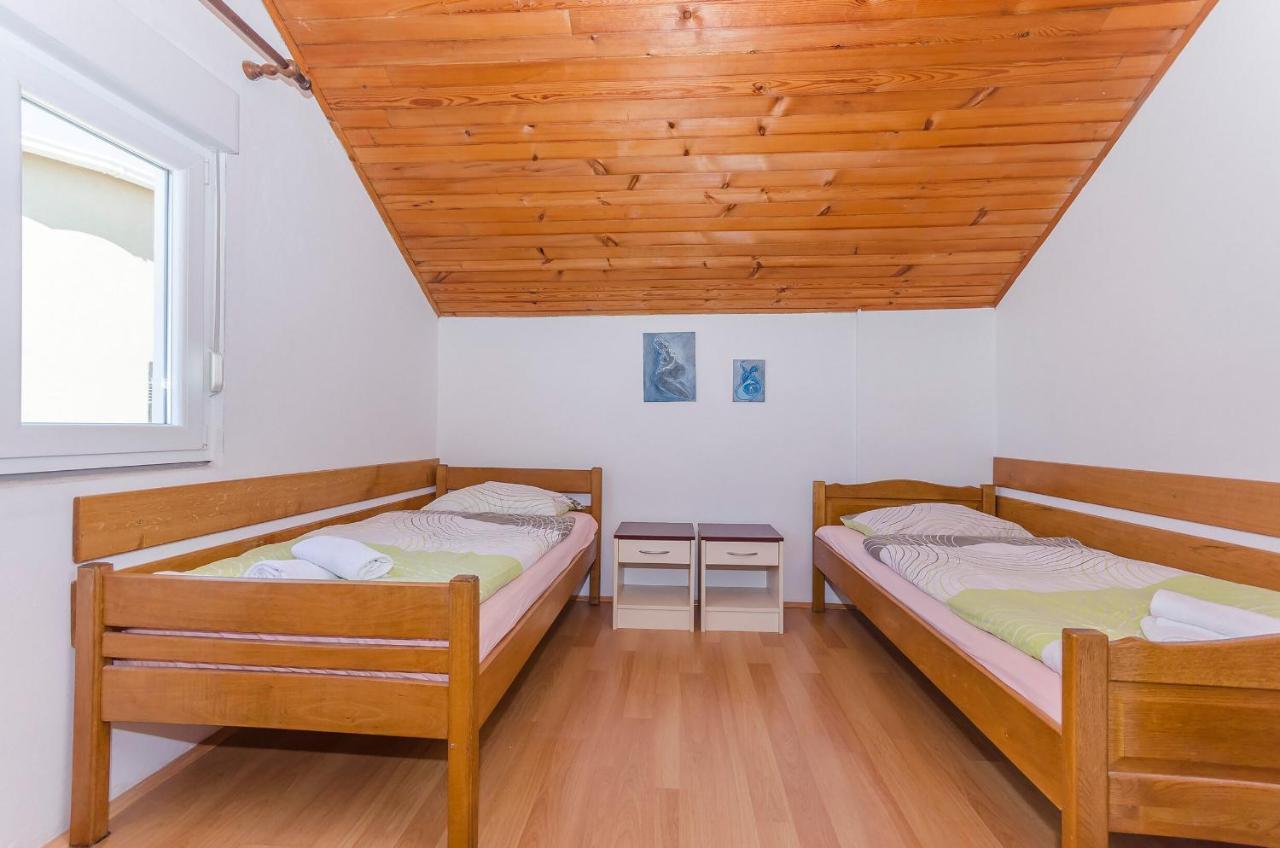 Apartments Zora Starigrad Paklenica Exterior foto